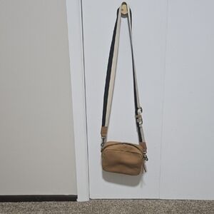 Universal Thread Tan Crossbody Bag